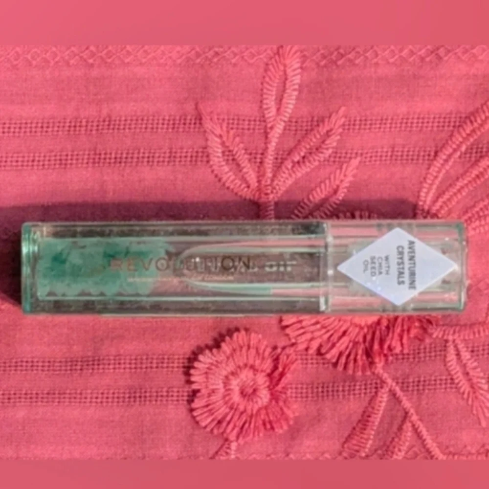 Lip Oil - Aventurine Crystal Aura Lip Oil By Revolution - Clear Lip Oil - New